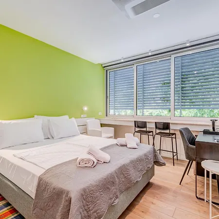 Pomak Luxury 스플리트