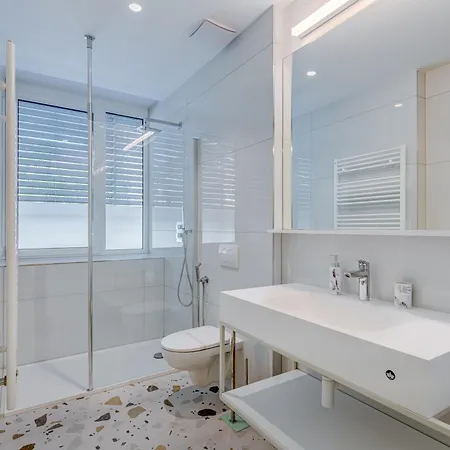 Pomak Luxury 4* Σπλιτ