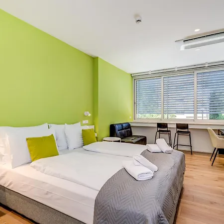 Pomak Luxury Pensión 4*